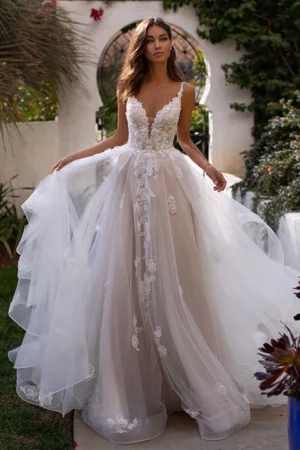 LOUIS NOVIAS Beach Wedding Dresses For Women Backless Bridal Beaded Appliques Spaghetti Straps V-Neck A-Line Vestidos De Novia