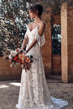 New Style Boho Lace Wedding Dresses V-neck Spaghetti Straps Long Gowns A-line Sweep Train Vestido De Novia Elegante lace-up back