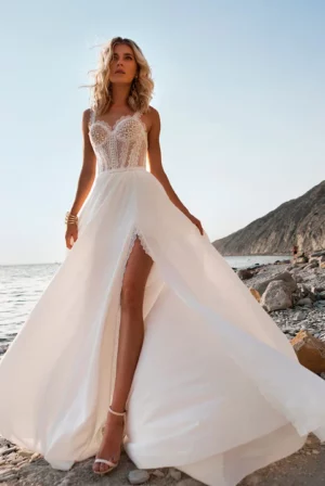 New Charming Boho Beach Lace Bridal Wedding Dresses Side Split Sweetheart with Straps Wedding Gowns for Bride Back Out 2021