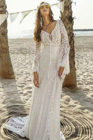 Gypsy Beach Boho Tassel Wedding Dresses 2024 V Neck Bell Sleeve Backless Hollow Out Lace Bridal Gown