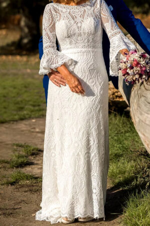 Elegant Boho Long Bell Sleeve Lace Sheath Outdoor Beach Wedding Dress Backless Plus Size Rustic Bride Gown 4219 Customized