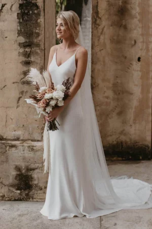 Simple Tulle Sweep Beach Bridal Gown Sexy Spaghetti Strap Wedding Dress Deep V-neck customized Backless Vestidos De Novia