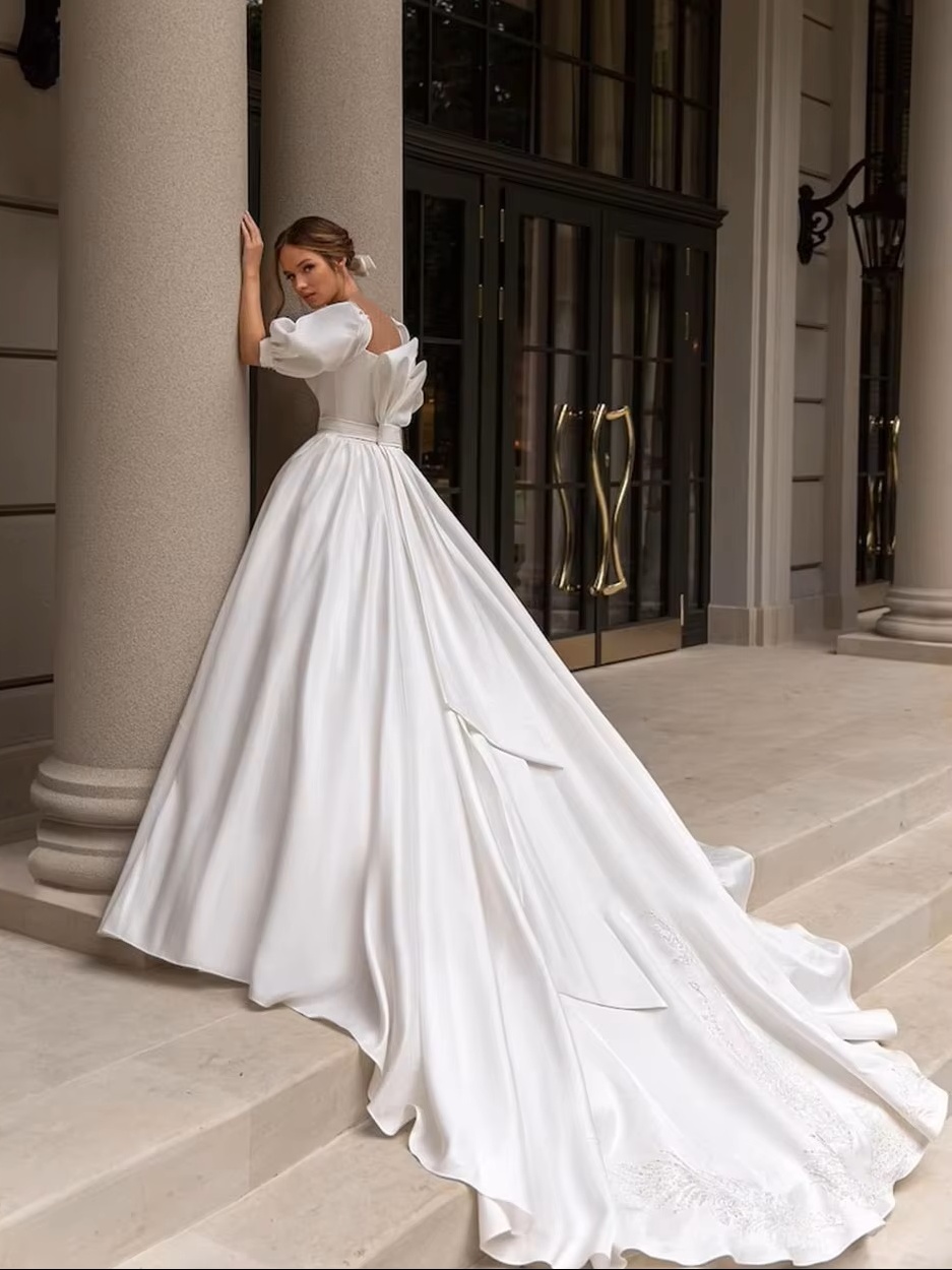 SoDigne 2023 Modern Boho Wedding Dresses Satin Short Sleeves Bow Square Collar Appliques Bride Dress Customized Wedding Gowns 2 SoDigne 2023 Modern Boho Wedding Dresses Satin Short Sleeves Bow Square Collar Appliques Bride Dress Customized Wedding Gowns - Obrázek 2