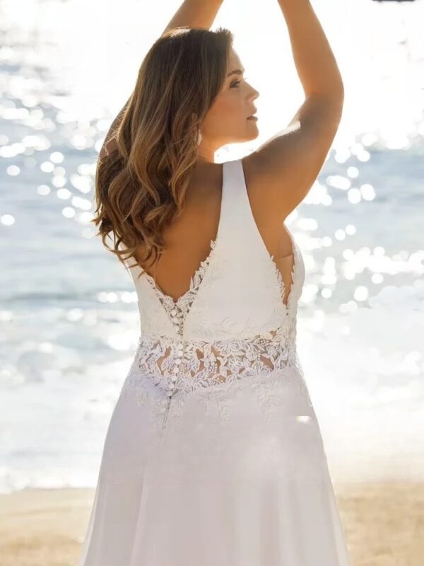 Beach Wedding Dresses Plus Size Deep V Neck Sleeveless Bride Gowns Appliques Back Button Sweep Train A-Line Vestido De Noiva - Obrázek 3