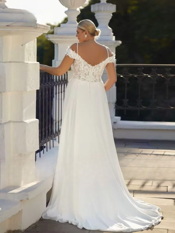 Classic Spaghetti Straps A-Line Wedding Dresses Plus Size V Neck Sleeveless Bride Gowns Appliques Floor Length Vestido De Noiva - Obrázek 2