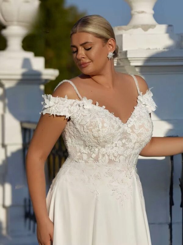 Classic Spaghetti Straps A-Line Wedding Dresses Plus Size V Neck Sleeveless Bride Gowns Appliques Floor Length Vestido De Noiva - Obrázek 3