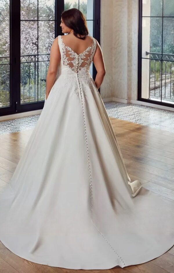 Classic V Neck Wedding Dresses Plus Size A-Line Bride Gowns Appliques Sleeveless Back Button Sweep Train Vestido De PSL980021 - Obrázek 2