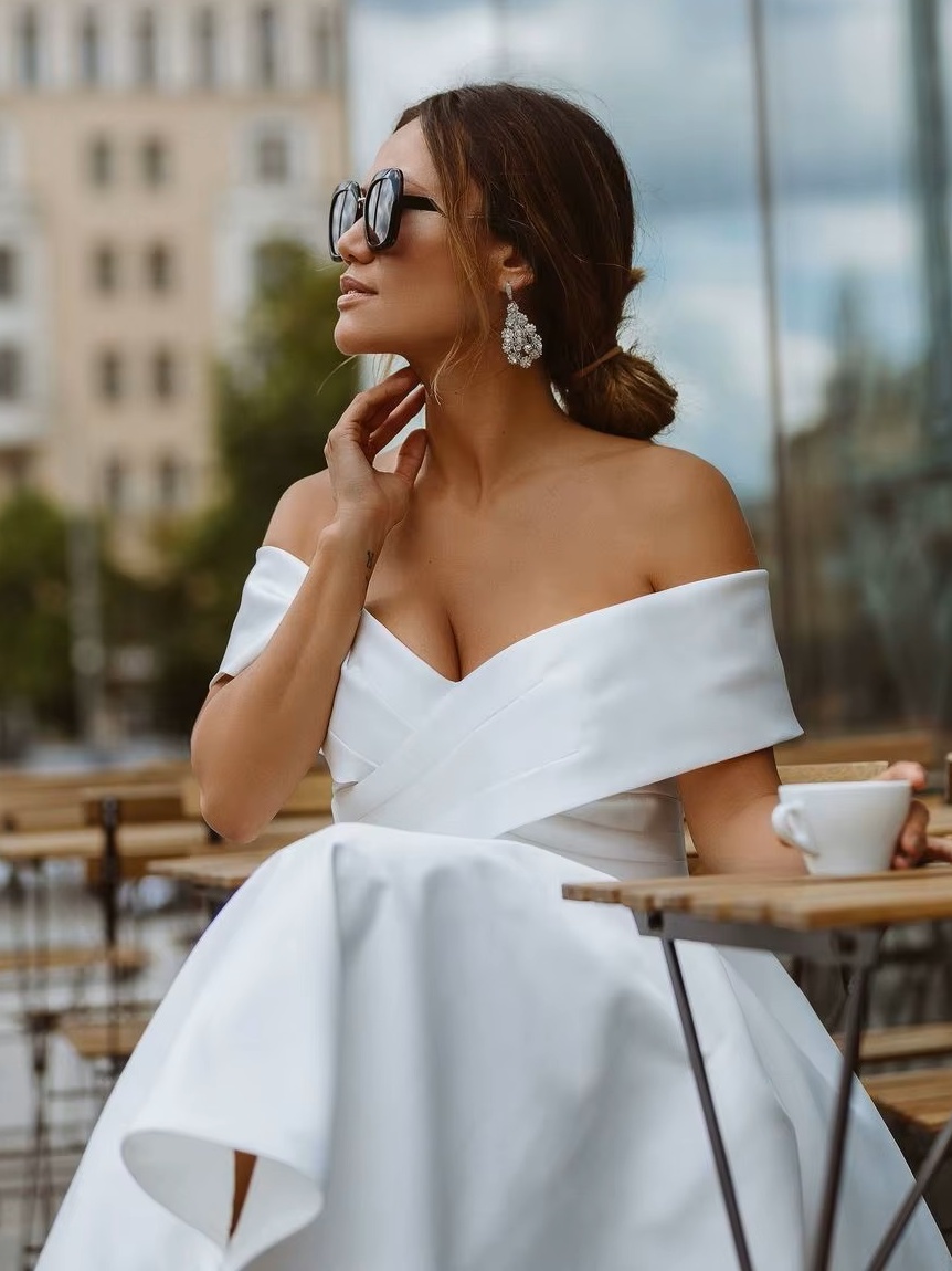 LORIE Simple Tea-length Wedding Dress Off the shoulder White Ivory Satin A-line Short Bride Gowns Beach Customized Wedding Gown 4 LORIE Simple Tea-length Wedding Dress Off the shoulder White Ivory Satin A-line Short Bride Gowns Beach Customized Wedding Gown - Obrázek 4
