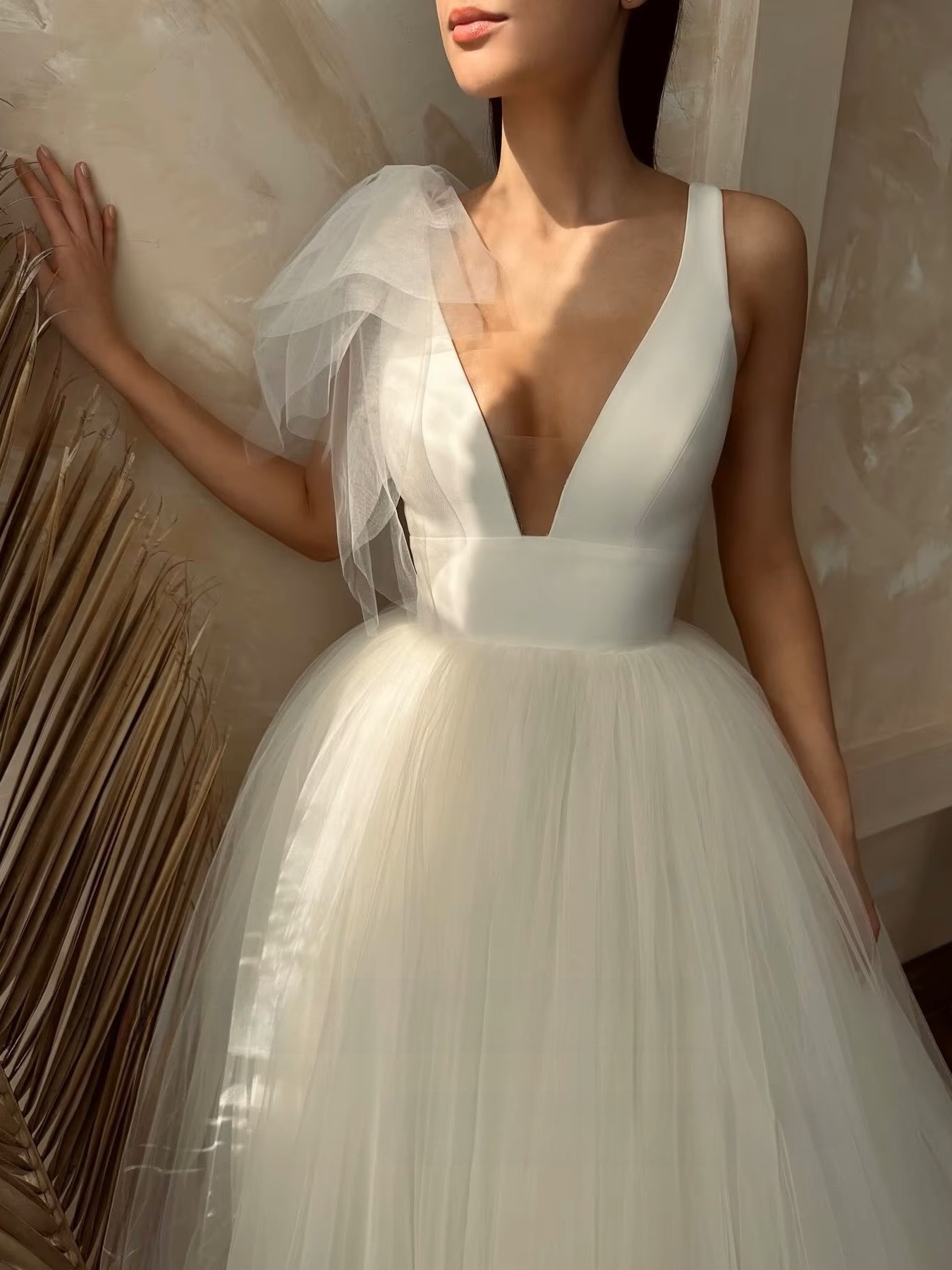 SoDigne A-line Satin/Tulle Bride Dresses Sleeveless V-neck Wedding Dress Women Bridal Gowns vestidos de novia Customized 2 SoDigne A-line Satin/Tulle Bride Dresses Sleeveless V-neck Wedding Dress Women Bridal Gowns vestidos de novia Customized - Obrázek 2