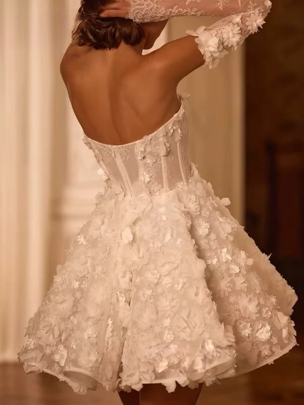 Luxury Lace Appliques Mini Wedding Dress Pleated 3D Flowers Strapless Bride Dresses Sexy Open Back Short Ball Gowns Customized 2 Luxury Lace Appliques Mini Wedding Dress Pleated 3D Flowers Strapless Bride Dresses Sexy Open Back Short Ball Gowns Customized - Obrázek 2