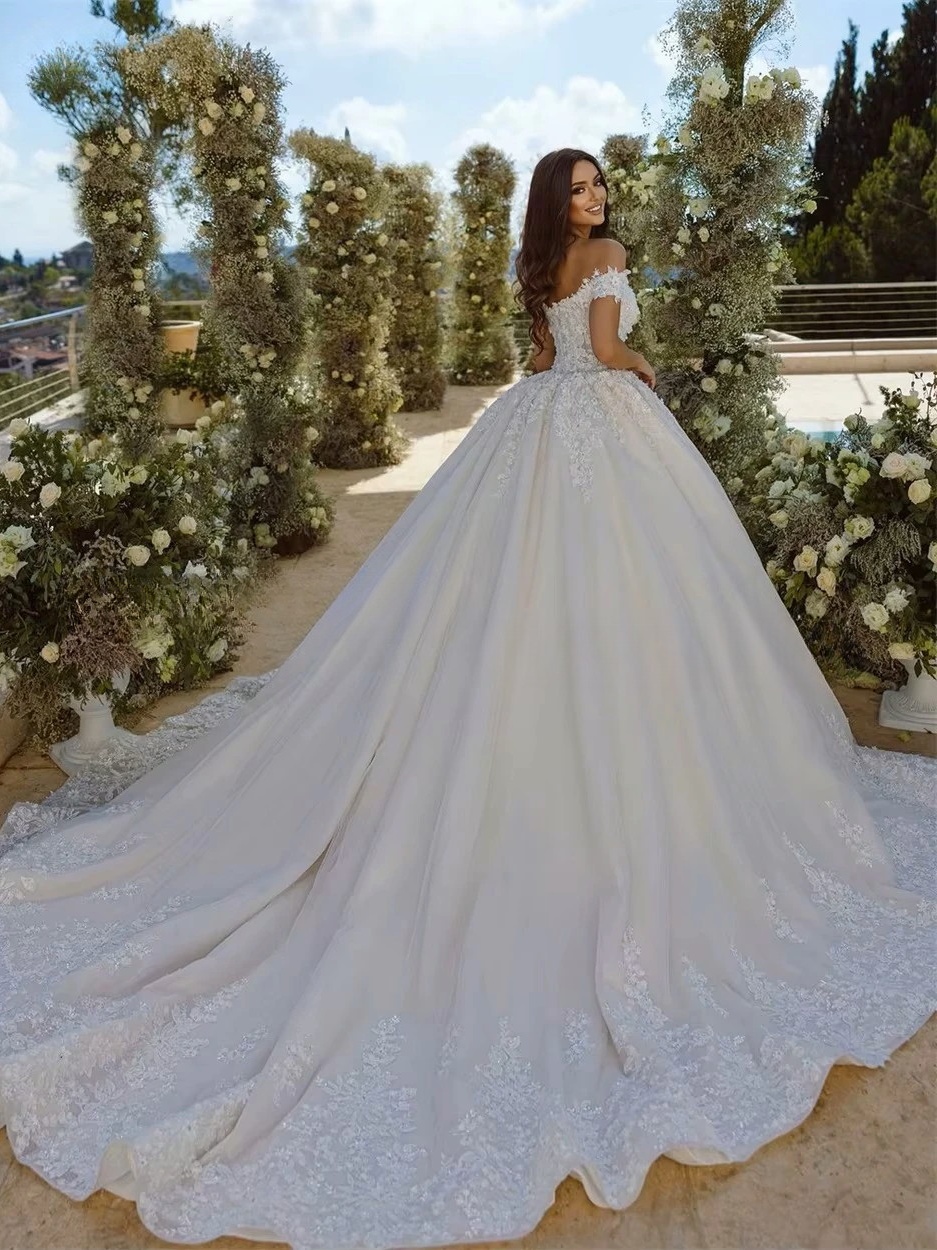 LORIE Vintage Glitter Lace Wedding Dresses Off Shoulder Applique A-Line VNeck Bridal Gown Backless Princess BrideGown Customized 2 LORIE Vintage Glitter Lace Wedding Dresses Off Shoulder Applique A-Line VNeck Bridal Gown Backless Princess BrideGown Customized - Obrázek 2