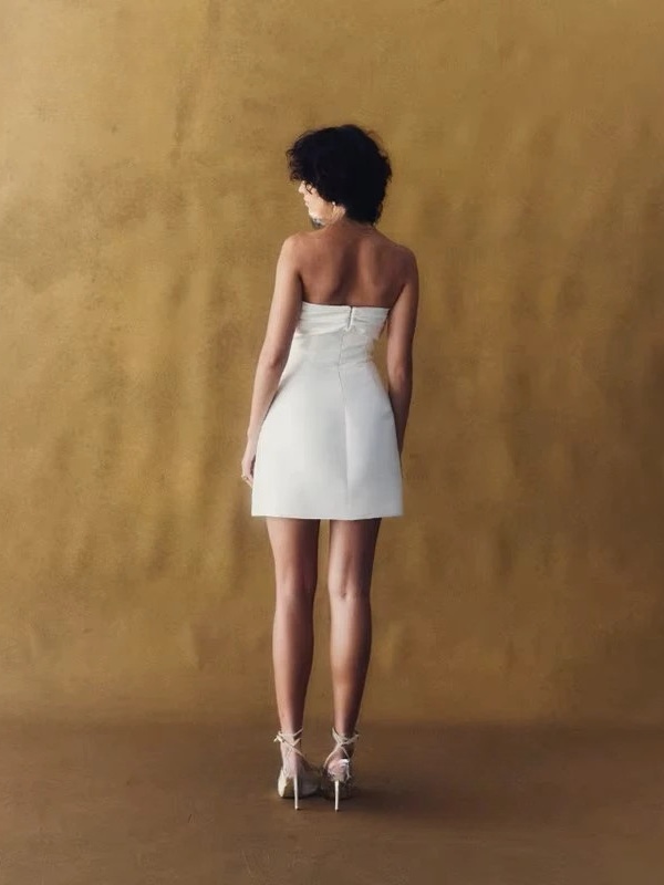 Boho Mini Sheath Satin Wedding Dress 2025 Sexy Strapless Open Back With Zipper Formal Pleat Sleeveless Short Growns Customized 2 Boho Mini Sheath Satin Wedding Dress 2025 Sexy Strapless Open Back With Zipper Formal Pleat Sleeveless Short Growns Customized - Obrázek 2