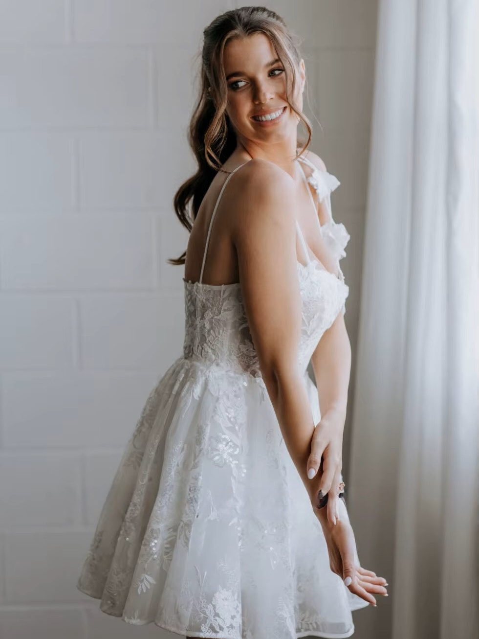 SoDigne Short Appliques Wedding Dresses A-line Sweetheart Sleeveless Tulle Bridal Dress Beach Mini Wedding Gown 2025 customized 2 SoDigne Short Appliques Wedding Dresses A-line Sweetheart Sleeveless Tulle Bridal Dress Beach Mini Wedding Gown 2025 customized - Obrázek 2