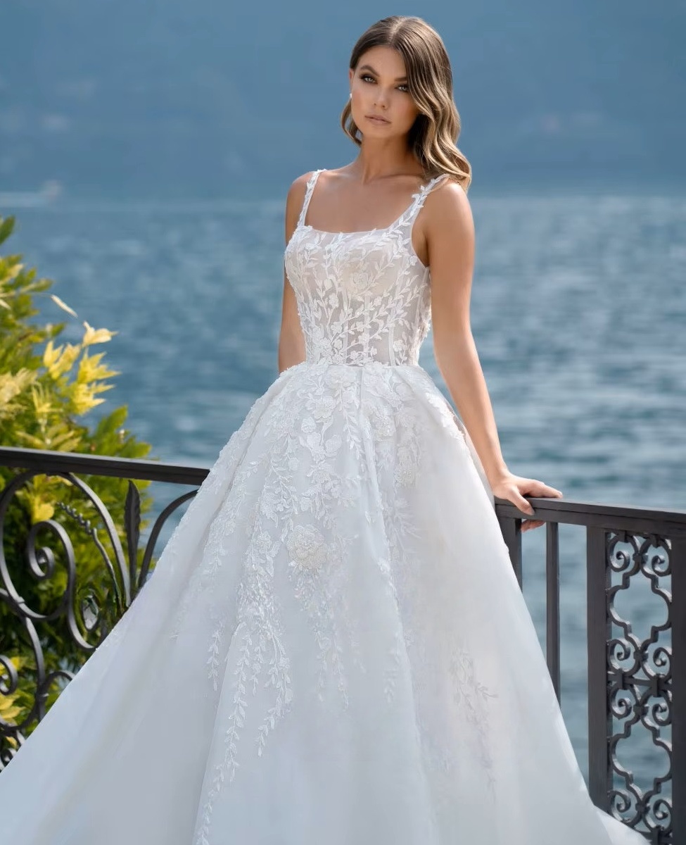 SoDigne Luxury A-line Wedding Dresses Square Collar Sleeveless Bridal Gown Beach Backless Appliques Tulle Split Bridal Dress 2 SoDigne Luxury A-line Wedding Dresses Square Collar Sleeveless Bridal Gown Beach Backless Appliques Tulle Split Bridal Dress - Obrázek 2